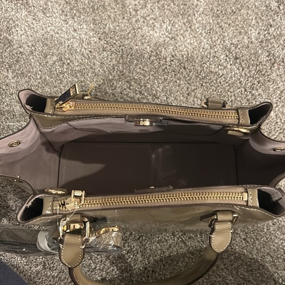 Handbag - Picture 3 of 4